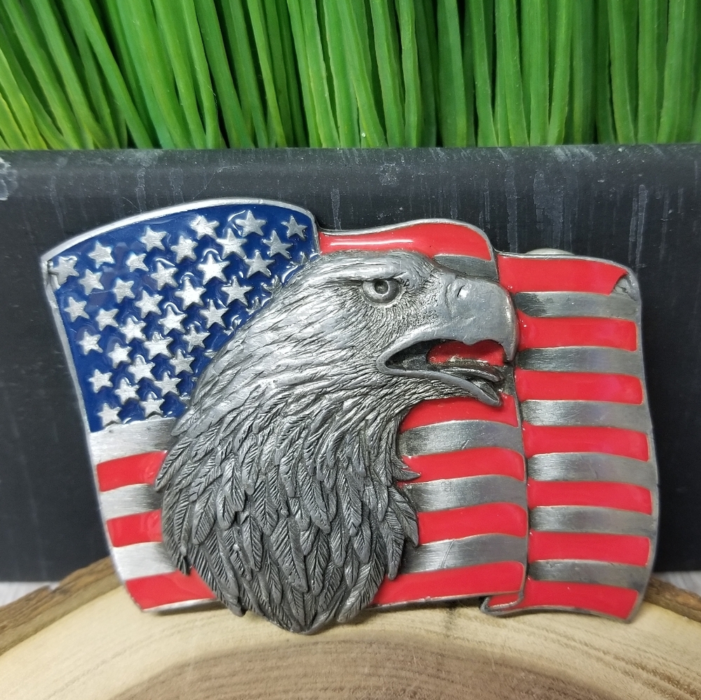 Vintage Siskiyou buckle co. Eagle on enameled American Flag
